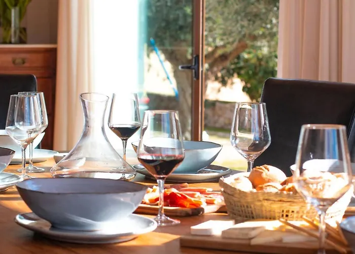 Les Oliveres Casa de Férias