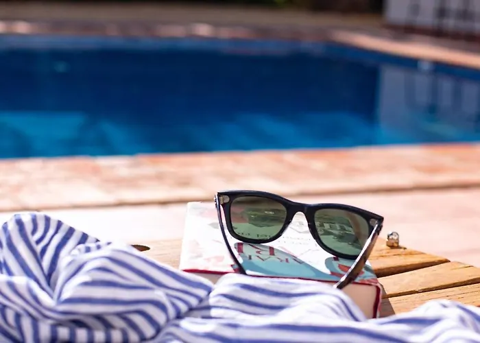 Les Oliveres Casa de Férias *